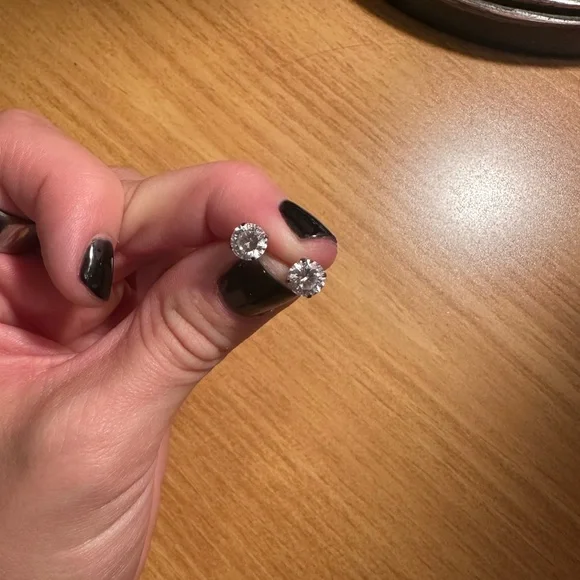 Maison Muri Celestial crystal nap earrings 6mm - Picture 2 of 5